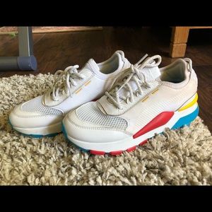 Puma tennis shoes